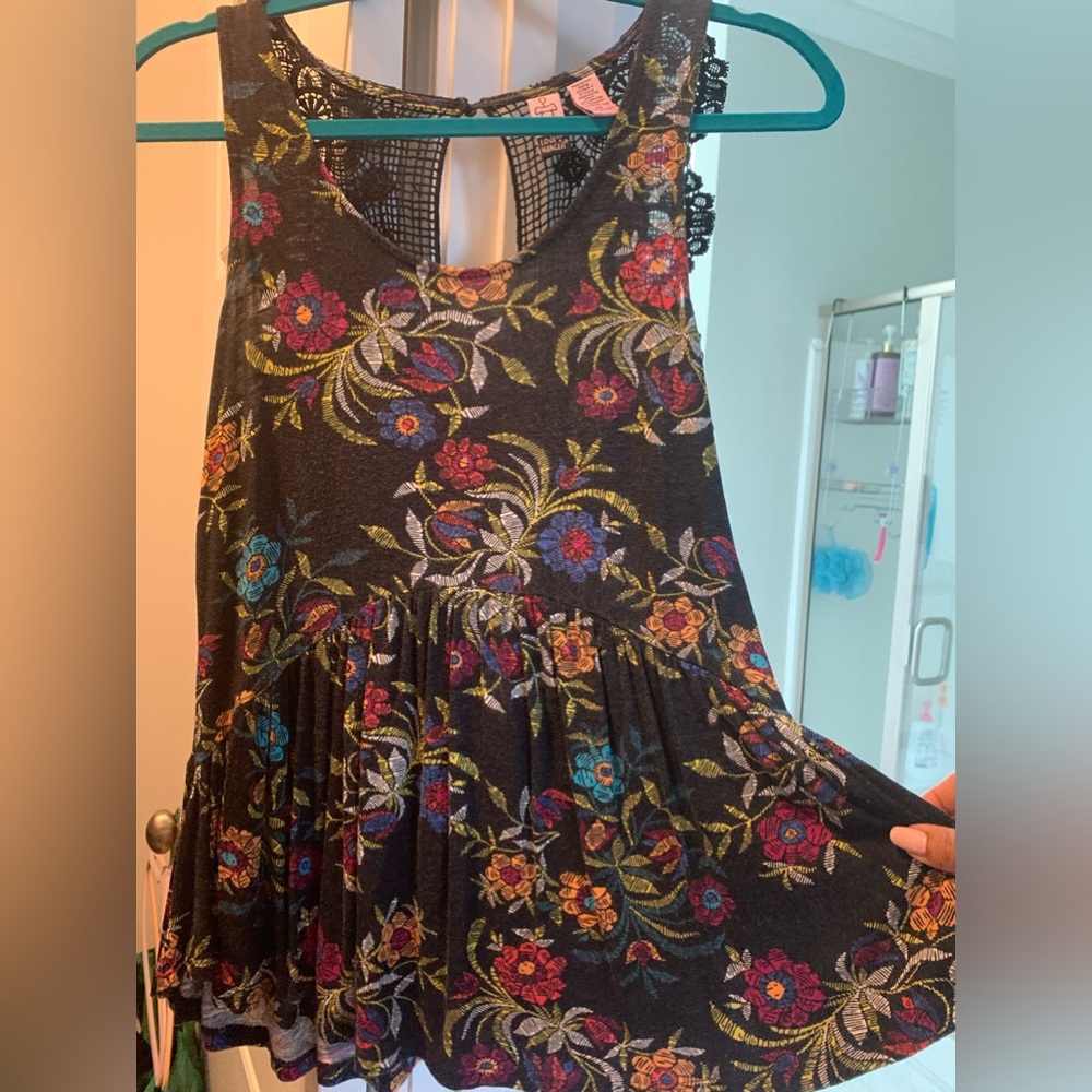 Love on a hanger adorable top